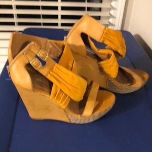 Gold platform sandal